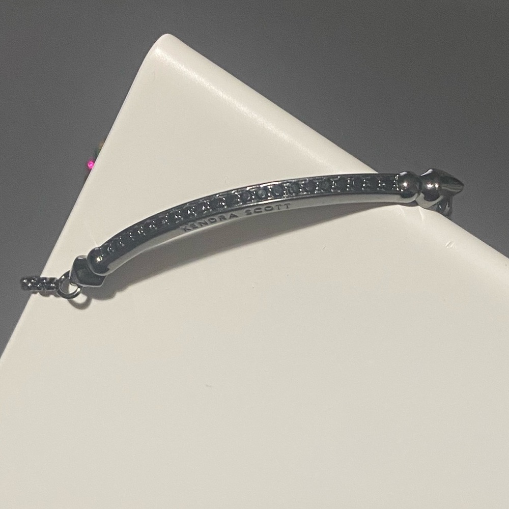 Kendra Scott Ott Bracelet in Gunmetal and Black Nanogems